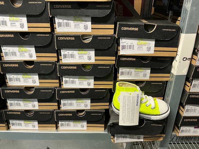 Partij diverse converse/puma kinderschoenen (401x) - afbeelding 7 van  32