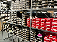 Partij diverse converse/puma kinderschoenen (401x) - afbeelding 1 van  32