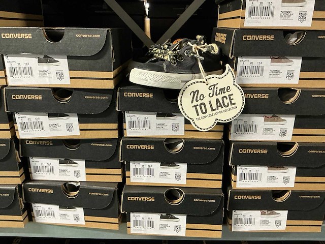 Partij diverse converse/puma kinderschoenen (401x) - afbeelding 13 van  32