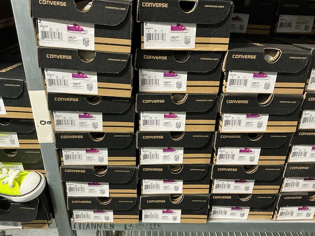 Partij diverse converse/puma kinderschoenen (401x) - afbeelding 15 van  32