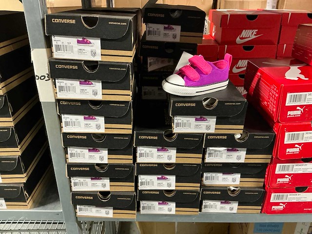 Partij diverse converse/puma kinderschoenen (401x) - afbeelding 25 van  32