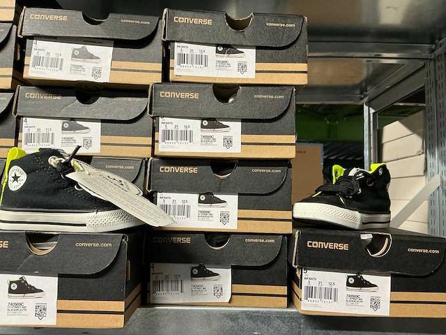 Partij diverse converse/puma kinderschoenen (401x) - afbeelding 27 van  32
