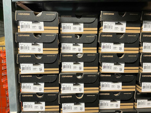 Partij diverse converse/puma kinderschoenen (401x) - afbeelding 28 van  32