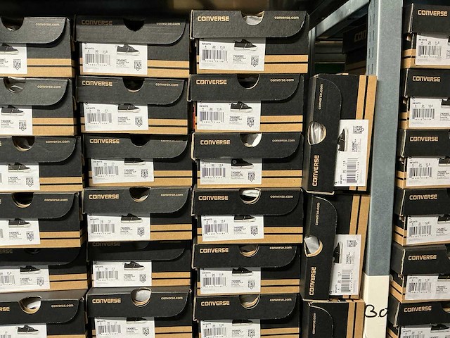 Partij diverse converse/puma kinderschoenen (401x) - afbeelding 32 van  32