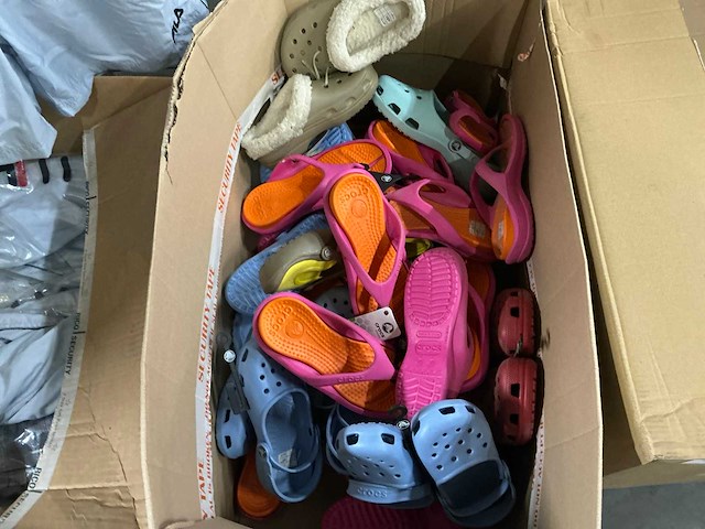 Partij diverse crocs (19x) - afbeelding 1 van  5