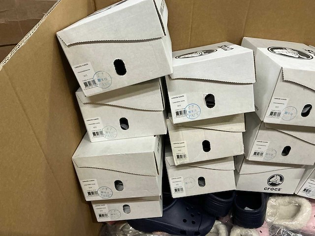 Partij diverse crocs (88x) - afbeelding 9 van  15