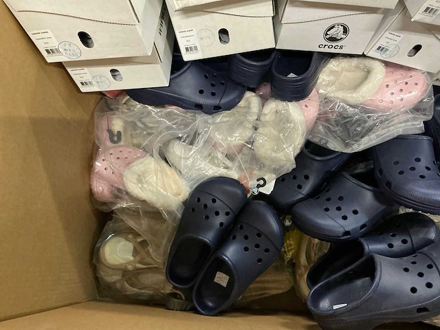 Partij diverse crocs (88x) - afbeelding 13 van  15