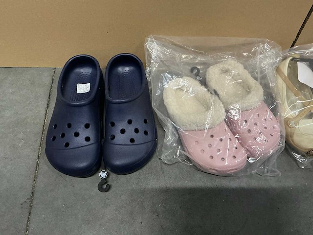 Partij diverse crocs (88x) - afbeelding 14 van  15