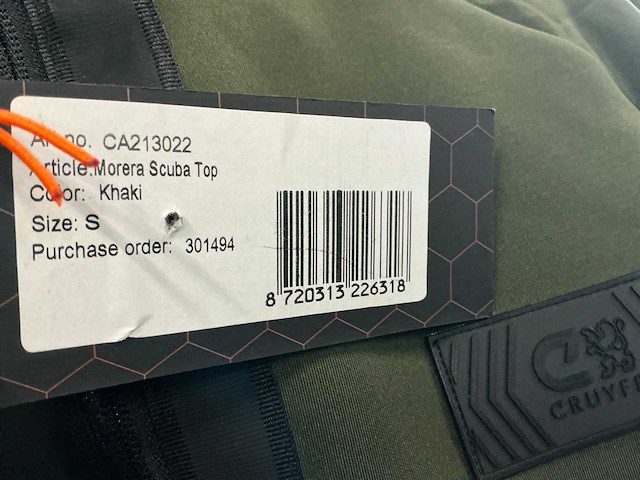 Partij diverse cruyff vesten/broeken/tshirts (52x) - afbeelding 8 van  11