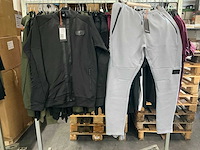 Partij diverse cruyff vesten/broeken/tshirts (52x) - afbeelding 5 van  11