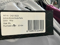 Partij diverse cruyff vesten/broeken/tshirts (52x) - afbeelding 10 van  11