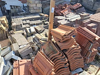 Partij diverse dakpannen en metselstenen - afbeelding 6 van  9