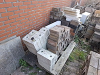 Partij diverse dakpannen en metselstenen - afbeelding 8 van  9