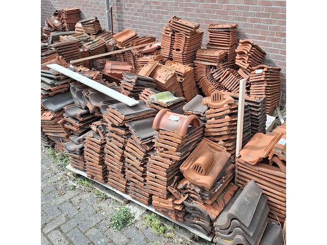 Partij diverse dakpannen - afbeelding 6 van  6