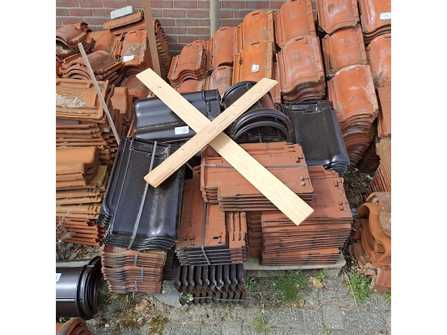 Partij diverse dakpannen - afbeelding 3 van  4