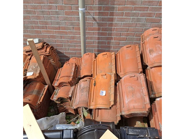 Partij diverse dakpannen - afbeelding 4 van  6