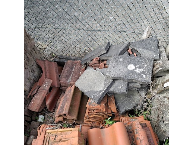 Partij diverse dakpannen - afbeelding 3 van  5