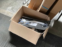 Partij diverse dakramen en toebehoren - afbeelding 1 van  8