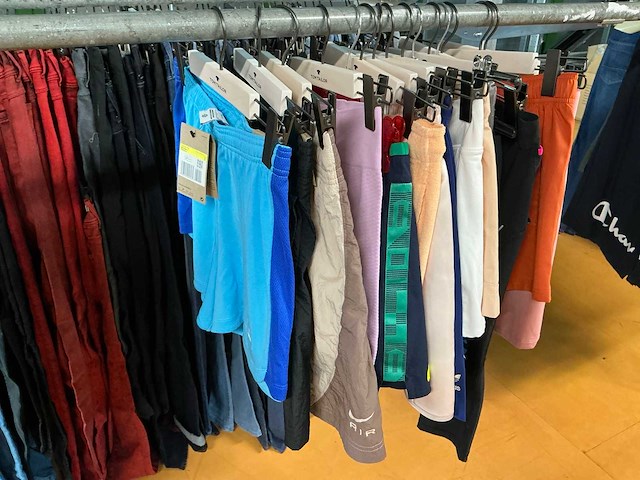 Partij diverse dames sport shorts o.a nike/adidas/lacoste etc (15x) - afbeelding 1 van  15