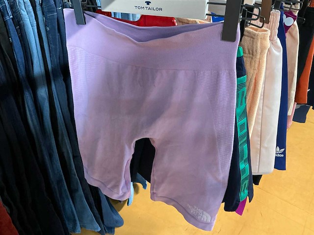 Partij diverse dames sport shorts o.a nike/adidas/lacoste etc (15x) - afbeelding 13 van  15