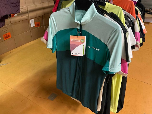 Partij diverse dames sport tops o.a adidas/under armour/nike etc (48x) - afbeelding 8 van  13