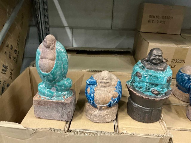 Partij diverse decoratie beelden h19/13/20cm (202x) - afbeelding 1 van  9