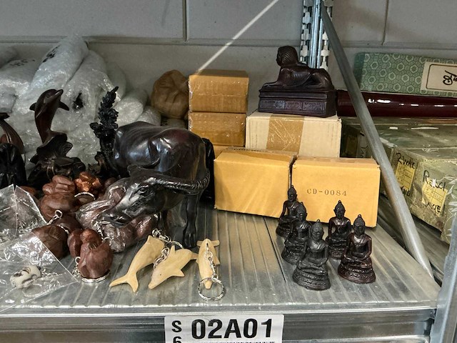Partij diverse decoratie beeldjes (354x) - afbeelding 3 van  11
