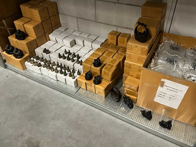 Partij diverse decoratie beeldjes (738x) - afbeelding 1 van  10