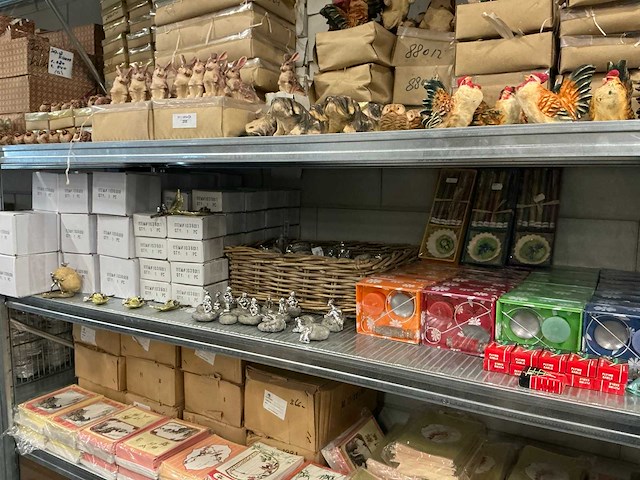 Partij diverse decoratie beeldjes/overige (613x) - afbeelding 1 van  5
