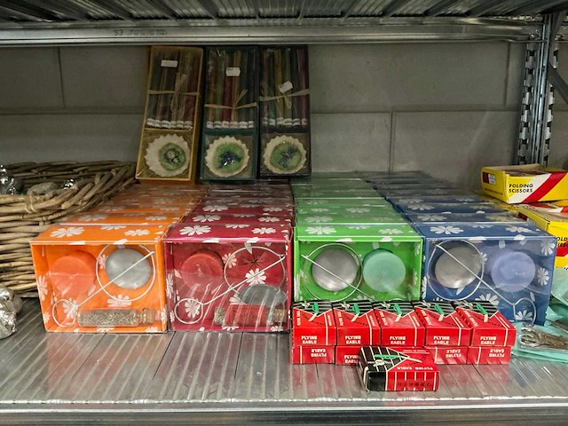 Partij diverse decoratie beeldjes/overige (613x) - afbeelding 3 van  5