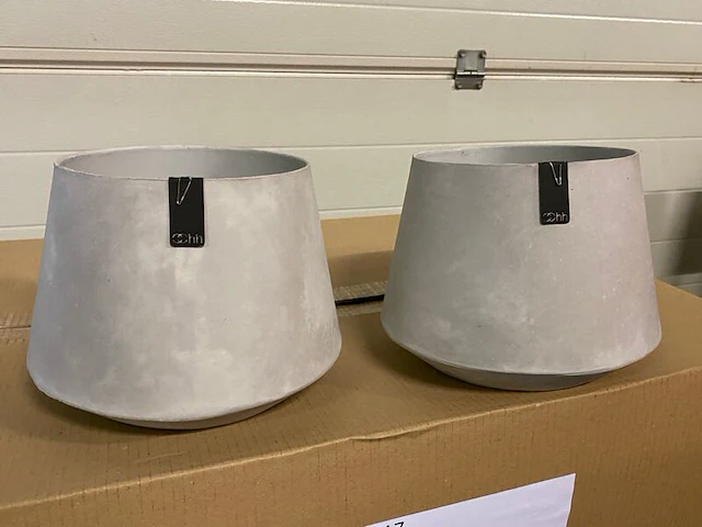 Partij diverse decoratie vazen, oohh - afbeelding 2 van  8