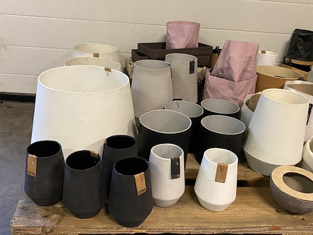 Partij diverse decoratie vazen - afbeelding 3 van  8