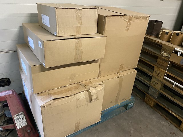 Partij diverse decoratie vazen - afbeelding 3 van  7