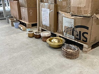 Partij diverse decoratiematerialen - afbeelding 1 van  8