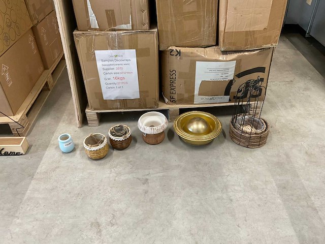Partij diverse decoratiematerialen - afbeelding 3 van  8