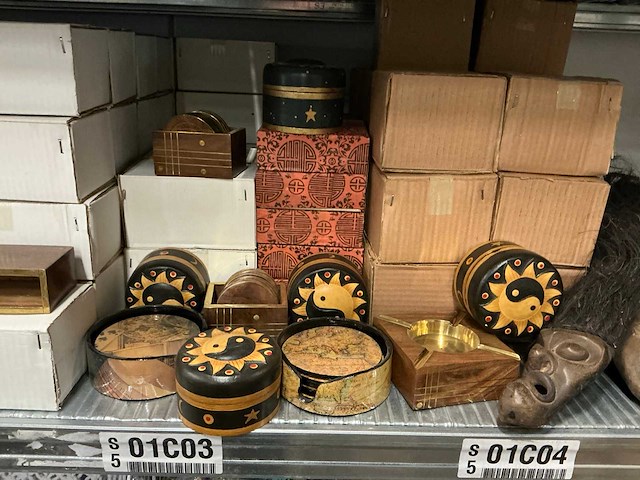 Partij diverse decoratie/onderzetters/overige (317x) - afbeelding 4 van  6