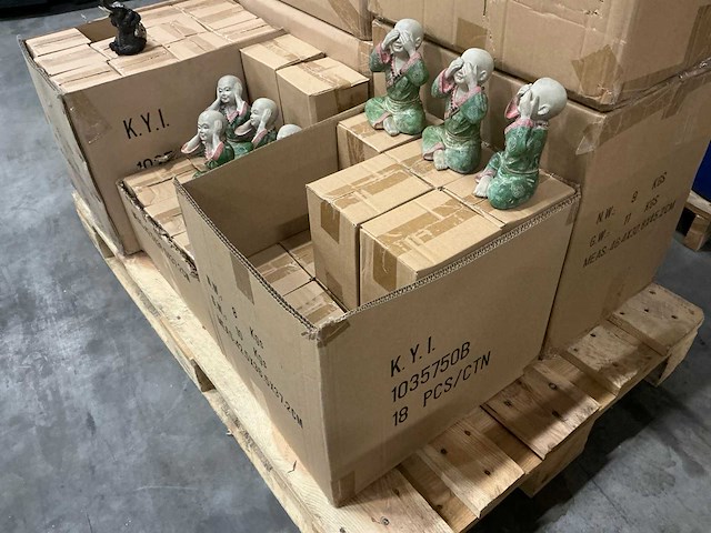 Partij diverse decoratieve beeldjes (119x) - afbeelding 2 van  4