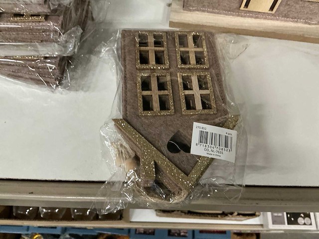 Partij diverse decoratieve huisjes (49x) - afbeelding 2 van  4