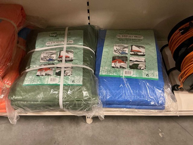 Partij diverse dekkleden & aanhangwagennetten (12x) - afbeelding 1 van  3