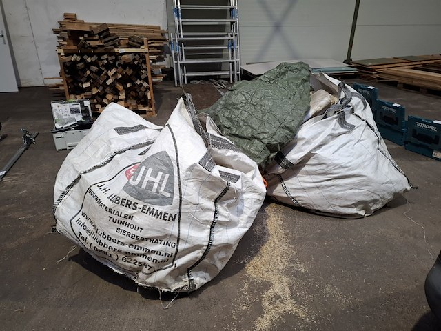 Partij diverse dekkleden en bigbags - afbeelding 1 van  5