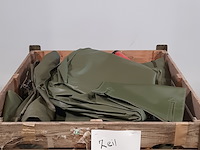 Partij diverse dekkleden en zeilen - afbeelding 2 van  7