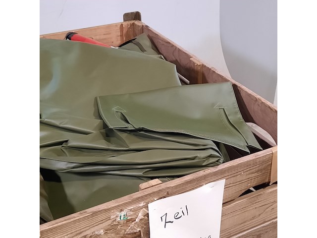 Partij diverse dekkleden en zeilen - afbeelding 5 van  7