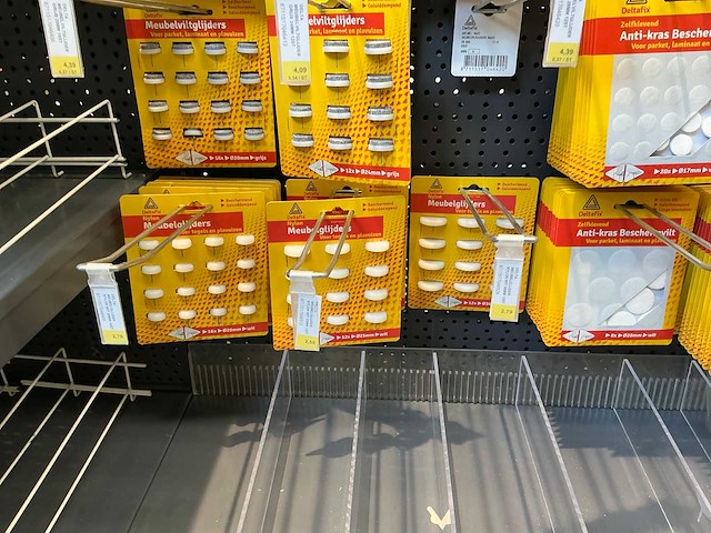 Partij diverse deltafix viltglijders/anti-kras/snelglijders/tape/textielband/etc (485x) - afbeelding 21 van  22