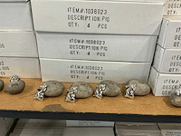 Partij diverse dieren beeldjes op steen (1344x) - afbeelding 2 van  18