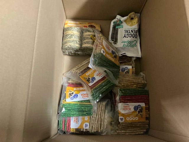Partij diverse dieren voeding (13x) - afbeelding 2 van  5
