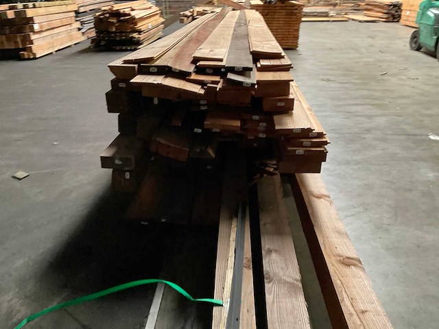 Partij diverse douglas planken lengte 500-700 cm - afbeelding 11 van  14