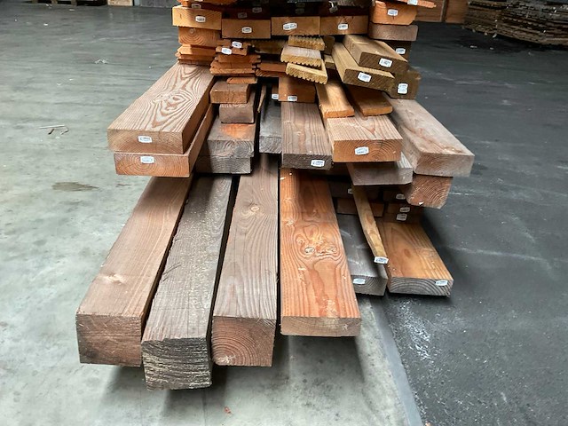 Partij diverse douglas planken lengte 500-700 cm - afbeelding 2 van  14