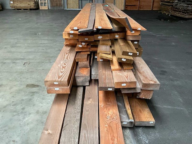 Partij diverse douglas planken lengte 500-700 cm - afbeelding 3 van  14