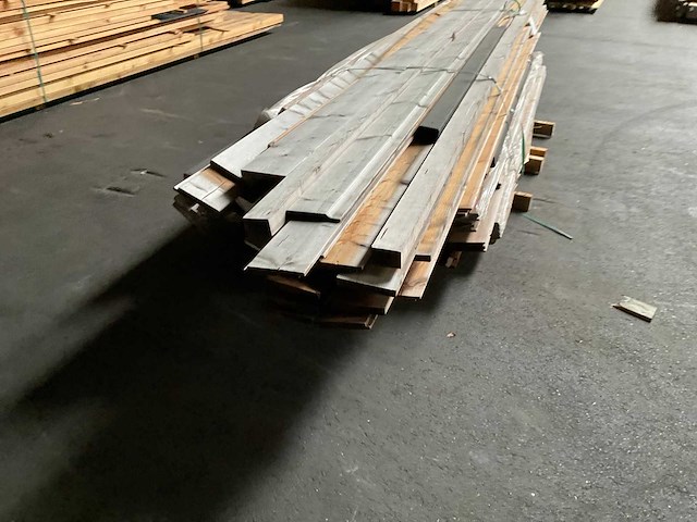 Partij diverse douglas redcedar planken lengte 250-400 cm. - afbeelding 7 van  11