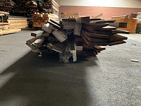 Partij diverse douglas redcedar planken lengte 250-400 cm. - afbeelding 6 van  8